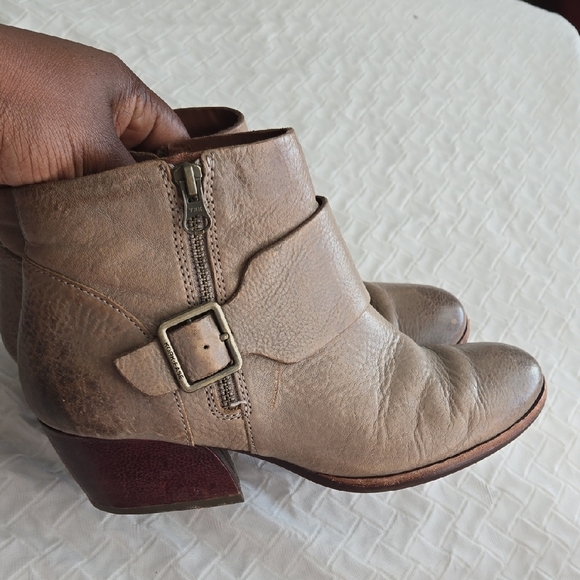 Kork-Ease Women's Taupe Grey Ankle Bootie Stack Heels Boho Bohemian Western - Picture 1 of 9